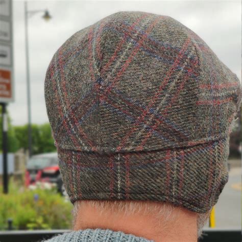 Traditional Irish Tweed Flat Cap Green Red Blue Tartan Plaid