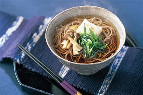 年越しそばはいつ食べる？由来や食べ方をご紹介 公式通販｜手延半田めん・半田そうめんの小野製麺