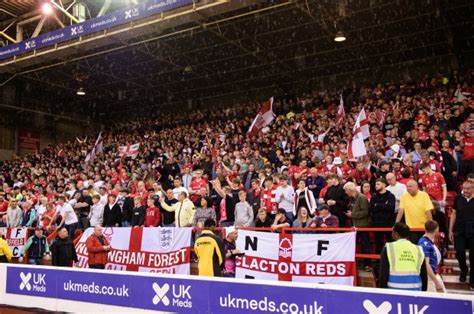 Why Do Nottingham Forest Fans Sing Mull Of Kintyre Before Home Matches And What Are Song Lyrics