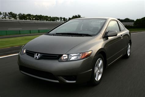 Honda Civic Coupe (2008) - picture 3 of 19