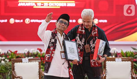 Ganjar Pranowo Mahfud MD Resmi Daftar Sebagai Pasangan Capres