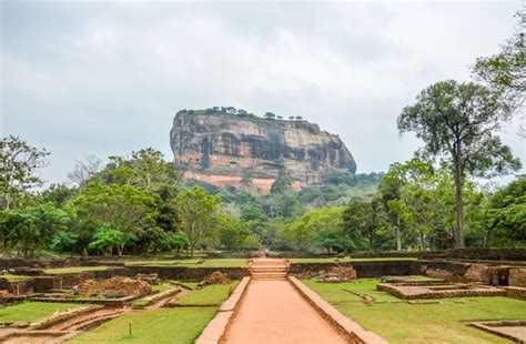 Our journey: Temples in Dambulla and Sigiriya (Travel to Sri Lanka)