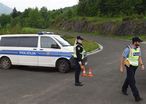 Slobodna Dalmacija U Tijeku Je Potraga Za Godi Njim Lovrom Je Inom