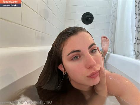 Luna Benna Aka Lunabennatv Nude Leaks Onlyfans Photo Faponic