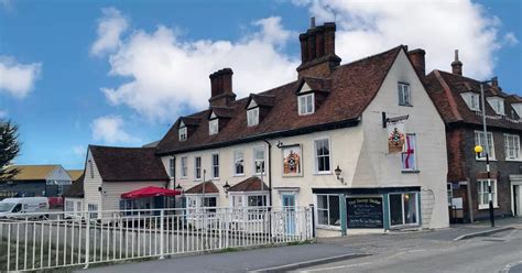 Historic Grade Ii Listed Maldon Pub With Stunning River Views For Sale