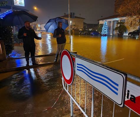 Le Strade Diventano Fiumi Esonda La Brana