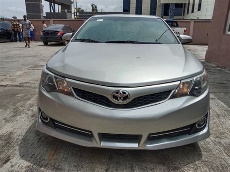 2014 Toyota Camry SE Silver - Autos - Nigeria