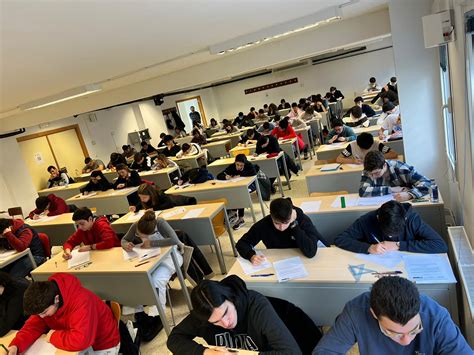 Estudiantes de 23 centros de secundaria extremeños se enfrentan a la