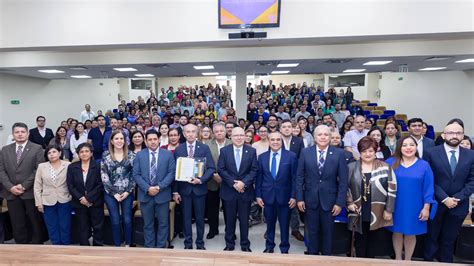 Actualizan docentes competencias educativas en jornada de innovación