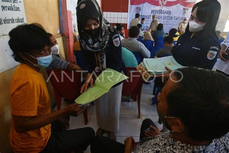 Penyerahan Sertifikat Ptsl Huntap Penyintas Bencana Antara Foto