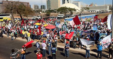 G1 Servidores Federais Em Greve Fazem Protesto Na Esplanada Dos