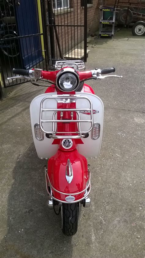 AJS Modena 125cc Scooter Mod 2014 Vespa Look A Like