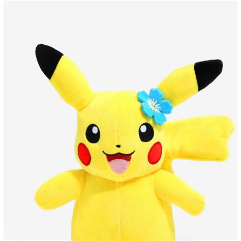 POKEMON Pikachu Fleur Bleue Peluche 20cm Place Of Geek