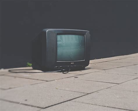 entertaining cable alternatives  movies tv channels  shows