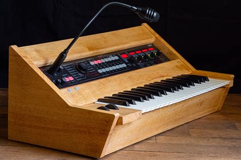 MATRIXSYNTH: Unique Korg R3 synthesizer in a custom wooden high quality ...