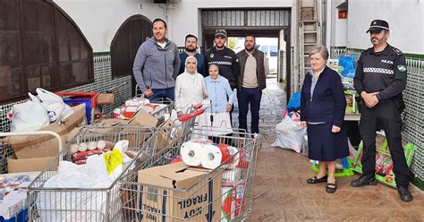 El Sip Entrega Dos Furgones De La Polic A Local Llenos De Comida Y Juguetes