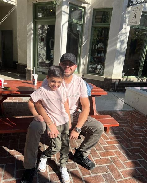 Gerardo Ortiz Y Sus Tiernas Fotos Con Su Hijo Lo Presume En Redes Sociales