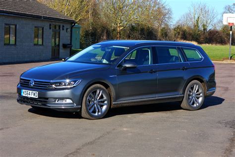 Volkswagen Passat Estate (2015 - ) Photos | Parkers