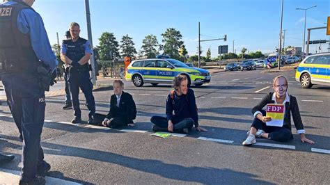 Erneut Bundesweite Klima Proteste Der Letzten Generation Sitzblockade