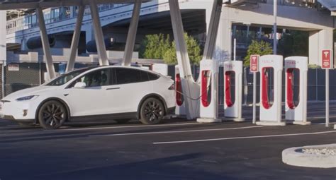 Teslas First Fully Upgraded Supercharging V3 Station In Las Vegas