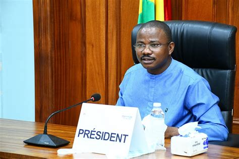 Guinée Enfin le CNT décide de présenter ce lundi lavant projet de