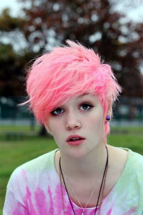 45 Supremely Cute Emo Hairstyles For Girls