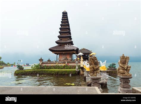 Water temple at Bratan lake Stock Photo - Alamy