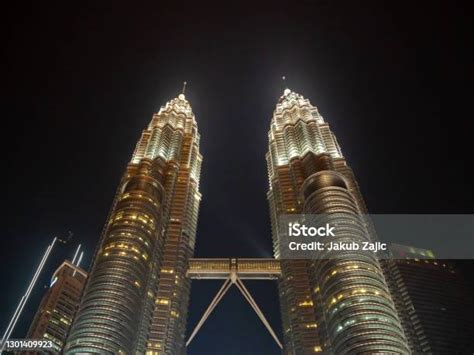 Kuala Lumpur Malaysia Menara Kembar Petronas Dengan Jembatan Arsitektur