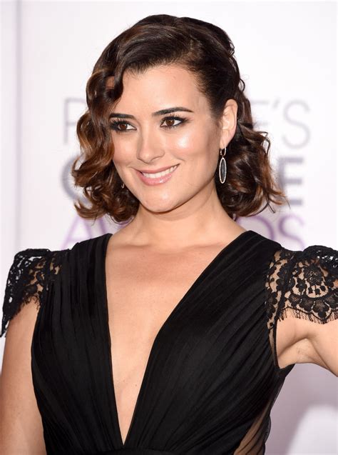 COTE DE PABLO at 2015 People’s Choice Awards in Los Angeles – HawtCelebs