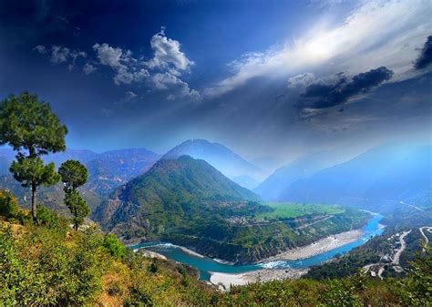 Explore Beauties Of Himachal Scenic River And Mountain View