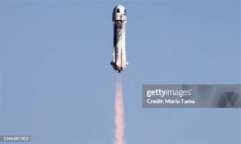 Blue Origin New Shepard Photos and Premium High Res Pictures - Getty Images