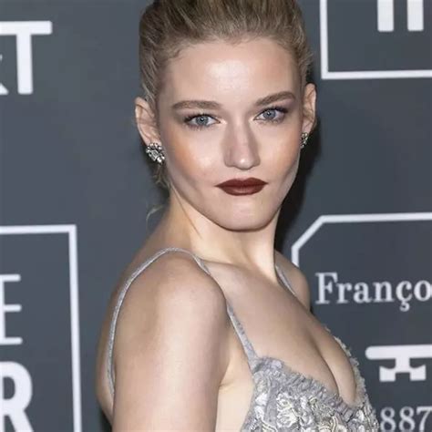 Almost Nude Photos Of Julia Garner ThBLOG