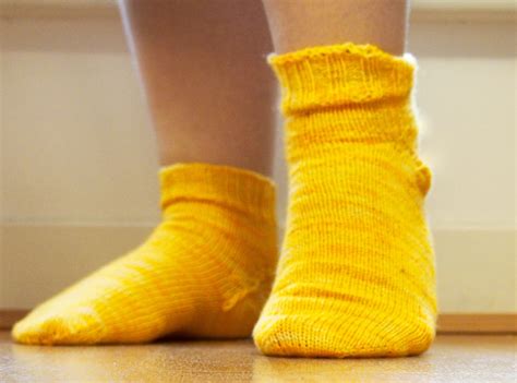 Tutorial - How To Knit Toe Up Socks (And Why You Should!)