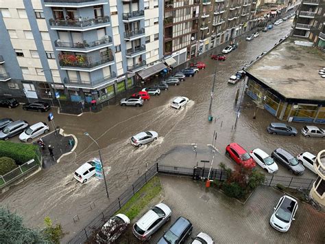 Milano le immagini della città allagata in Zona Niguarda Corriere it