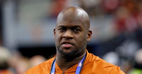 Report: Legendary Texas Longhorns QB Vince Young arrested for DWI near ...