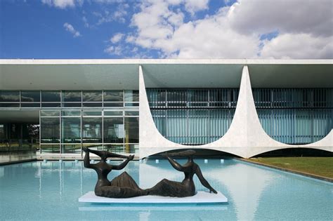 Oscar Niemeyer el longevo Pritzker que transformó Brasilia con el hormigón