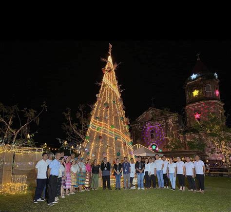 Dumarao Wins Maragtas Christmas Village Competition