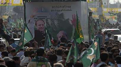 Nawaz Sharif, daughter arrested upon arrival in Lahore