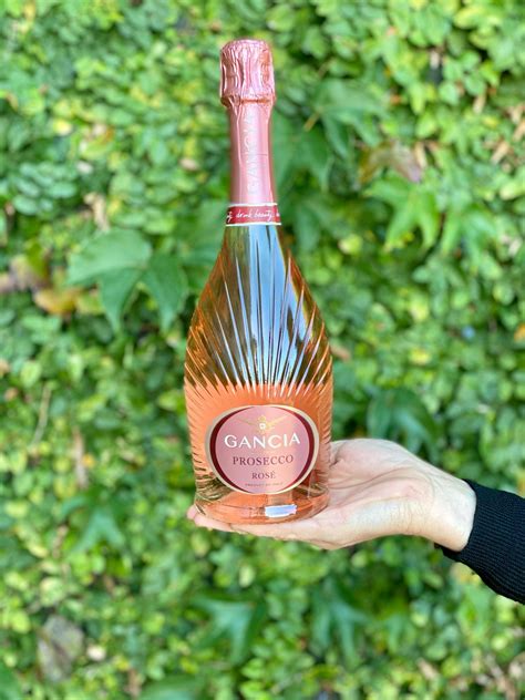 Flower Delivery Auckland I Gancia Prosecco Rose