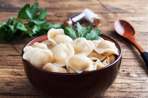 Pelmeni Tradicional Ravioles Bolas De Masa Rellenas De Carne En Un