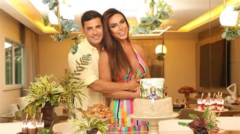 Namorado de Nicole Bahls compra mansão por R 10 milhões para ela