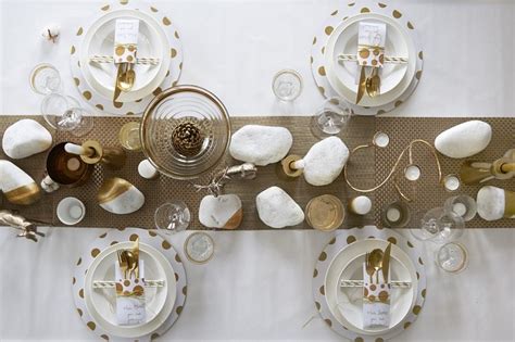 Sparkling And Festive New Years Eve Table Decoration In Silver And Gold