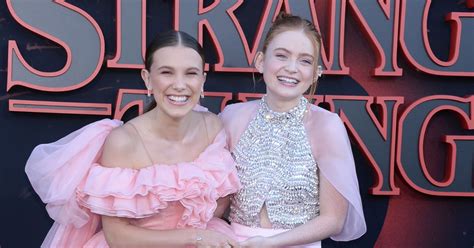 Millie Bobby Brown Sadie Sink à La Première De La Série Netflix