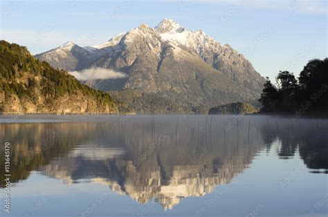 Reflejos De La Cordillera De Los Andes Vista Desde Un Mirador Del