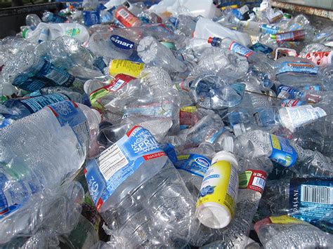 A Simple Guide to Plastic Bottle Recycling - Recapp