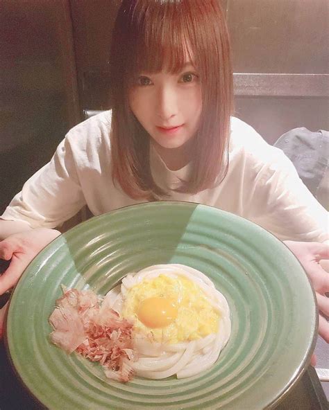 小田桐奈々さんのインスタグラム写真 小田桐奈々instagram「久々のつるとんたんはおいしい🍴 かまたま🍳 つるとんたん