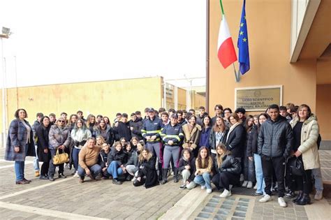 Icaro Gli Alunni Del Liceo Scientifico Majorana A Lezione Di