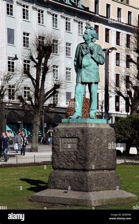 Edvard Grieg Statue Hi Res Stock Photography And Images Alamy