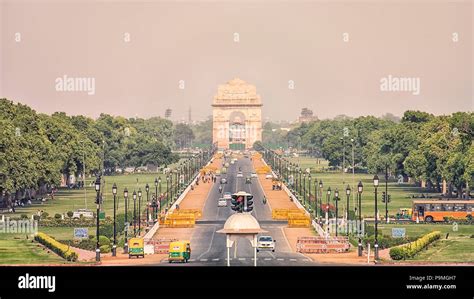 The India Gate war memorial in New Delhi, India Stock Photo - Alamy