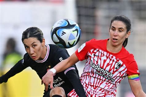 Frauen Des SC Freiburg Spielen Frisch Auf Doch Sie Verlieren 2 4 In